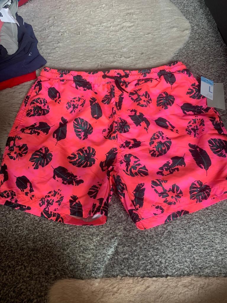 TAGS SIZE LARGE MENS SWIM SHORTS 